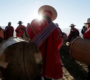 Bolivijos tauta aimarai &scaron;venčia ilgiausią metų naktį