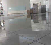 Prekybos centre &bdquo;Saulėtekis&ldquo; patalpas po kiekvienos liūties užlieja