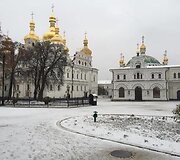 Keliauti po Kijevą net labiau rekomenduotina žiemą, kad dar ry&scaron;kiau matytųsi paauksuoti cerkvių bok&scaron;tai