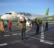 Pirmojo skrydžio su &bdquo;Bombardier CS300&ldquo; akimirkos