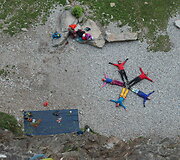 &Scaron;amoni miestelyje uolos laipiojimui &ndash; tiesiog &scaron;alia kelio