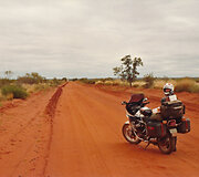 Adelaide to Alice Springs, 1985 m.