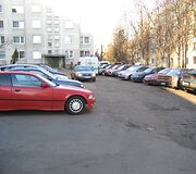 I&scaron; visų, kieme stovėjusių ma&scaron;inų, sveikomis padangomis liko vos kelios