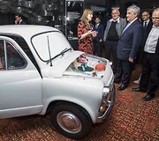  Jugoslaviškas automobilis &bdquo;Zastava&ldquo; su atostogoms reikiamais daiktais