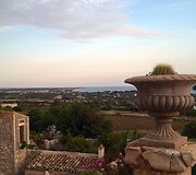 Vaizdas i&scaron; vie&scaron;bučio balkono, Villa Barone Alfieri