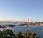 &bdquo;25 de Abril Bridge&ldquo; (Balandžio 25-osios tiltas) Lisabonoje