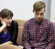 Kaune parodyto forumo teatro &bdquo;4ROOMS&ldquo; spektaklio-diskusijos &bdquo;Ką rei&scaron;kia būti musulmonu Lietuvoje?&ldquo; akimirka