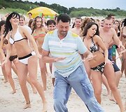 "Tina dance" &scaron;okėjos Palangoje filmavosi klipui.
