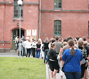 Penktadienį Klaipėdos universitete - jaunuolių sujudimas.
