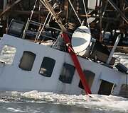 Klaipėdos uoste po vandeniu paniro žemsiurbė