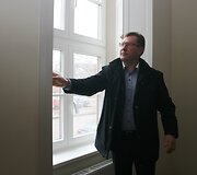 Pirmajame auk&scaron;te liko autenti&scaron;kos langinės.