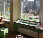 Vaikai žaidė &scaron;alia lango, kai nutiko nelaimė.