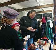 Krautuvėlėje populiarumu niekam nenusileido kaukės. 