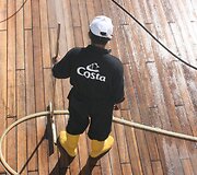 Laive nuolat plu&scaron;a darbininkai