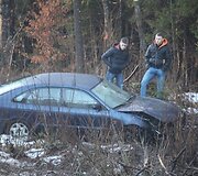 Nuo kelio nuriedėjo keturi automobiliai
