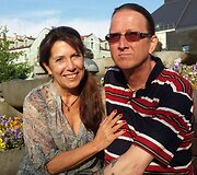 Silvia del Carmen Casta&ntilde;o ir jos sutuoktinis Mika