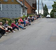 Alsėdžiai &scaron;e&scaron;tadienį kviečia kartu siekti naujo rekordo &ndash; sėdėjimo pakelėje