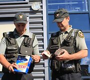 Muitininkai aptinka vis įmantriau paslėptas cigaretes