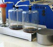 Produkcija kelis kartus tiriama laboratorijoje