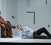 Scena i&scaron; spektaklio &bdquo;Sugrįžimas&ldquo; Klaipėdos dramos teatre