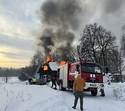 Gaisras Pakutuvėnuose, vienuolyno komplekse