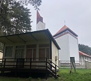 Mediniai nameliai &Scaron;ventosios bažnyčios pa&scaron;onėje 