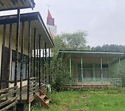Mediniai nameliai &Scaron;ventosios bažnyčios pa&scaron;onėje 