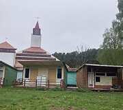 Mediniai nameliai &Scaron;ventosios bažnyčios pa&scaron;onėje 
