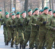 500 karių Lietuvos įstojimo į NATO metines paminėjo dalyvaudami simboliniame bėgime.