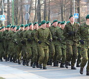 500 karių Lietuvos įstojimo į NATO metines paminėjo dalyvaudami simboliniame bėgime.