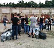 Klaipėdos mieste dislokuotame Lietuvos Didžiojo kunigaik&scaron;čio Butigeidžio dragūnų batalione - rekordinis Nuolatinės pradinės privalomosios karo tarnybos (NPPKT) karių skaičiaus: 630 jaunuolių. Visi jie tarnybą atlikti pasirinko savo noru.