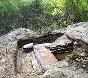 Atkasę anksčiau čia stovėjusį vie&scaron;butį archeologai aptiko įvairių radinių.