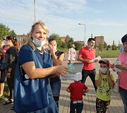 Nebegalėdami pakęst smarvės Klaipėdos Pietinės miesto dalies gyventojai susirinko į taikų protestą.