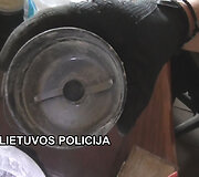 I&scaron;sinuomotose patalpose policijos pareigūnai aptiko didelius kvai&scaron;alų kiekius 