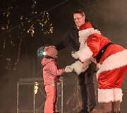 Palangoje įžiebta kalėdinė eglė.