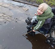 Mažojo Dominyko &scaron;eima svajoja apie operaciją JAV, kuri jų sūnui dovanotų kitokią gyvenimo kokybę.