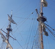 Jūros &scaron;ventę puo&scaron;ę burlaiviai pakėlė bures.