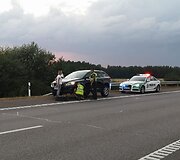 Policijos pareigūnai gelbsti bėdos i&scaron;tiktai moteriai.