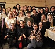 &bdquo;Tuk Tuk &Scaron;irdelė&ldquo; moteris vienija vaikų netektys, sunkios atžalų ligos. Savo patirtimis jos dalijasi fondo rengiamose stovyklose.