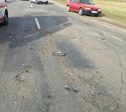 Netoli Dotnuvos avarijos metu susidūrė sunkvežimis ir &bdquo;Audi&ldquo; 