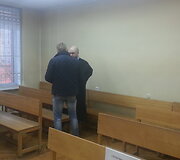 Kaltinamieji slėpė savo veidus.