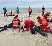 Greitosios pagalbos medikai Palangoje surengė žaidynes, kurių metu mokosi įvairiose situacijose gelbėti žmones.