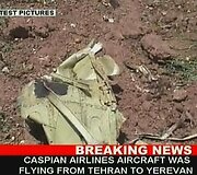 Irane sudužusio lėktuvo nuolaužos