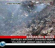 Irane sudužusio lėktuvo nuolaužos