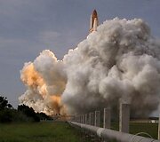 Amerikiečių erdvėlaivis &bdquo;Endeavour&ldquo;  pakilo i&scaron; &scaron;e&scaron;to karto