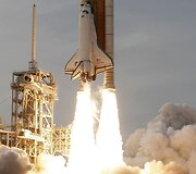 Amerikiečių erdvėlaivis &bdquo;Endeavour&ldquo;  pakilo i&scaron; &scaron;e&scaron;to karto