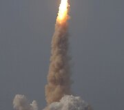 Amerikiečių erdvėlaivis &bdquo;Endeavour&ldquo;  pakilo i&scaron; &scaron;e&scaron;to karto