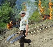Ispanijos ugniagesiams nepavyksta užgesinti degančių mi&scaron;kų