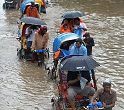 Banglade&scaron;ą tvindo liūtys
