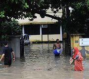 Banglade&scaron;ą tvindo liūtys